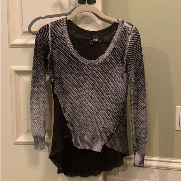 Free People Black & Gray Sweater - Picture 1 of 3